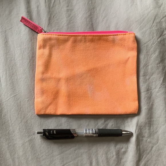 5 Assorted Make-Up Bags - Picture 7 of 10